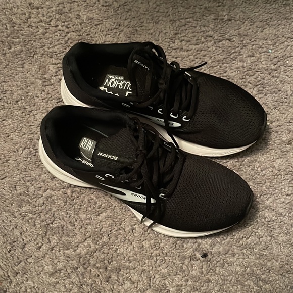 Brooks range - Picture 4 of 4